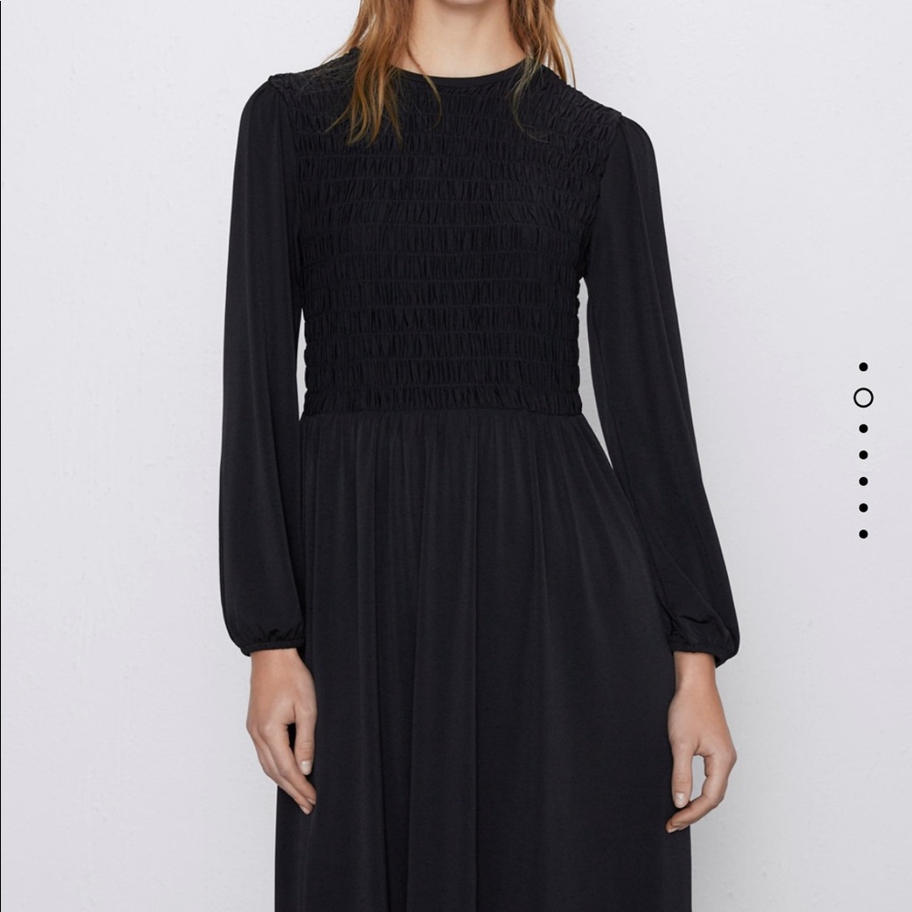 Zara elastic dress midi bloggers favorite